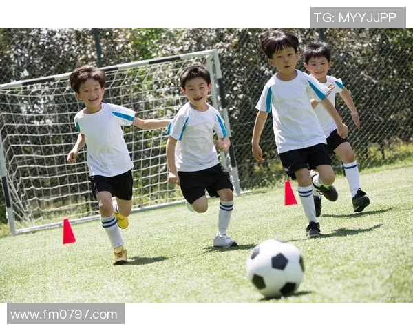 足球巨献：探秘深圳足球队的团队协作